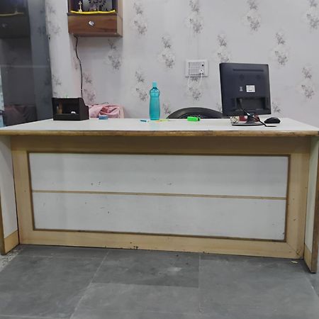 Hotel Shree Ji à Greater Noida Extérieur photo