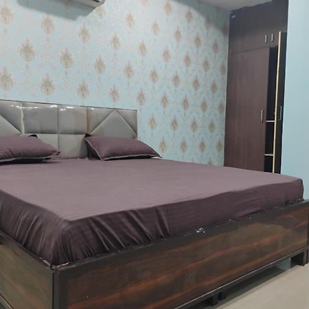 Hotel Shree Ji à Greater Noida Extérieur photo