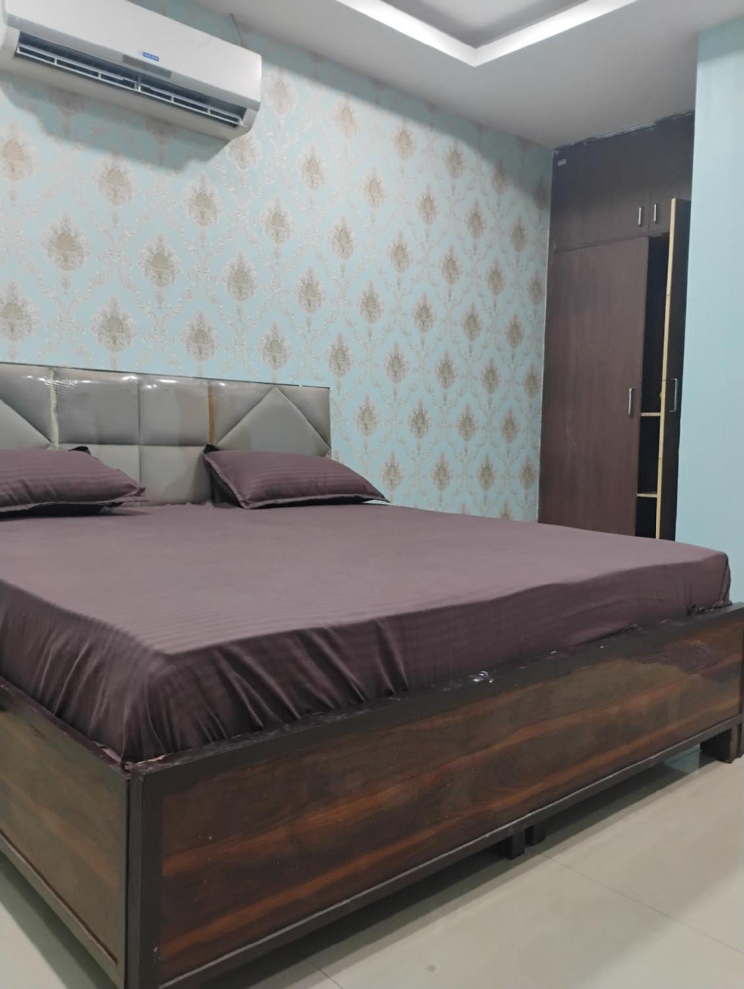 Hotel Shree Ji à Greater Noida Extérieur photo