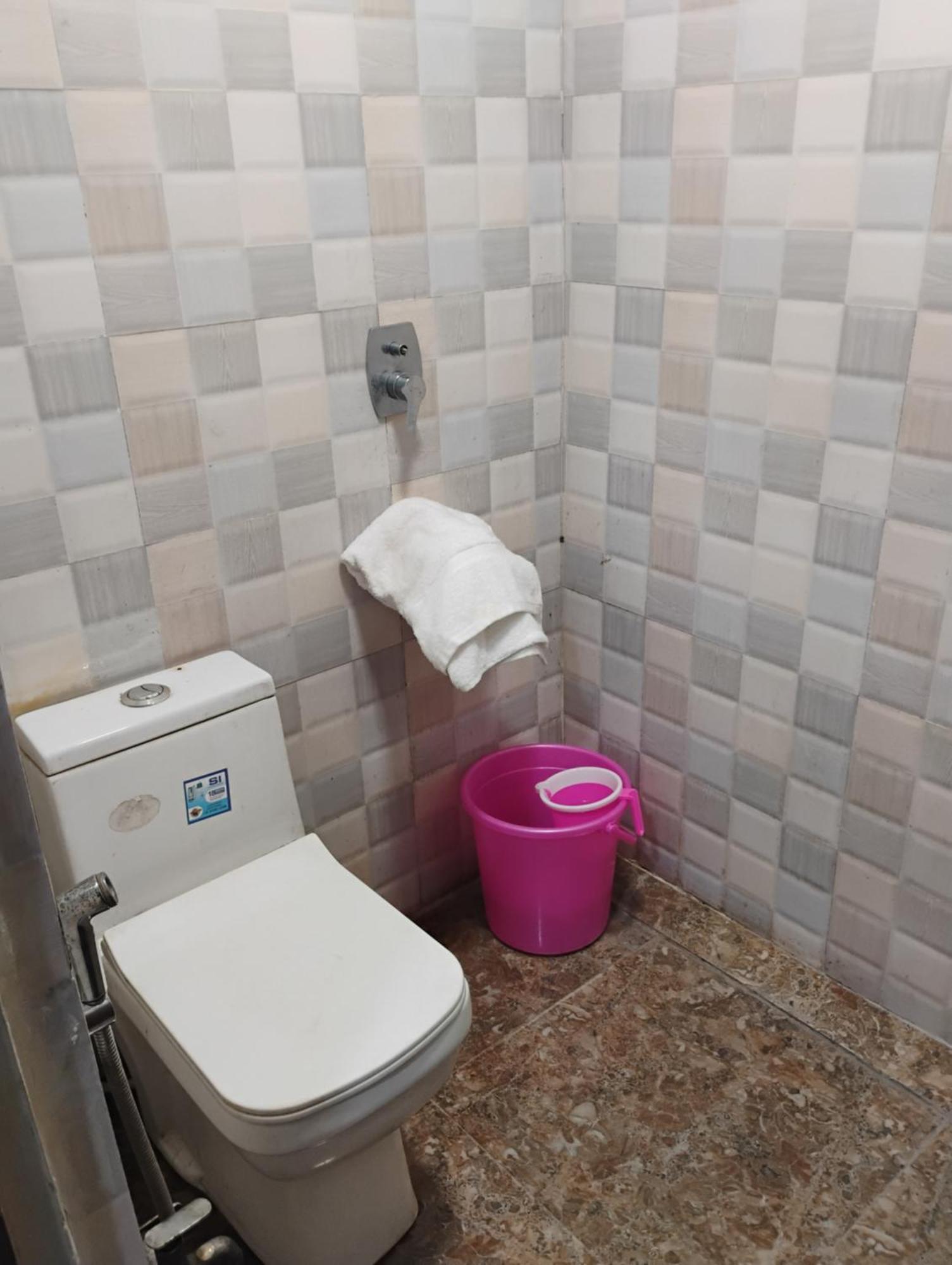 Hotel Shree Ji à Greater Noida Extérieur photo